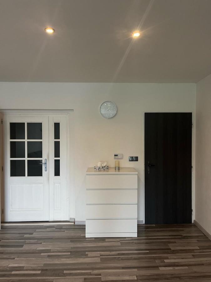 Apartman V Rodinnem Dome Jaroměř Екстериор снимка