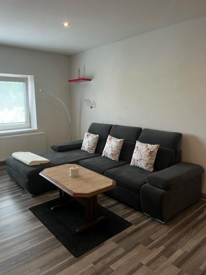 Apartman V Rodinnem Dome Jaroměř Екстериор снимка